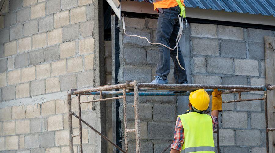 Professional gutter cleaning in Gravelly, AR
